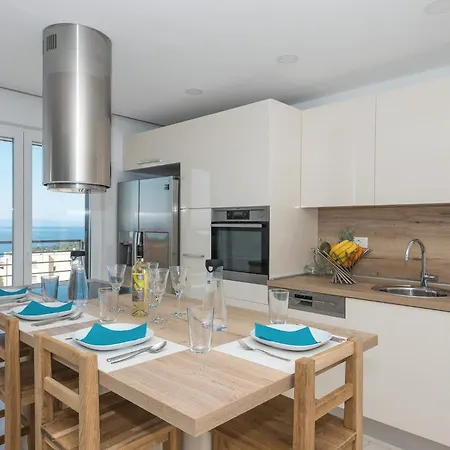 Family Friendly House With A Swimming Pool - 25219 Feriehus