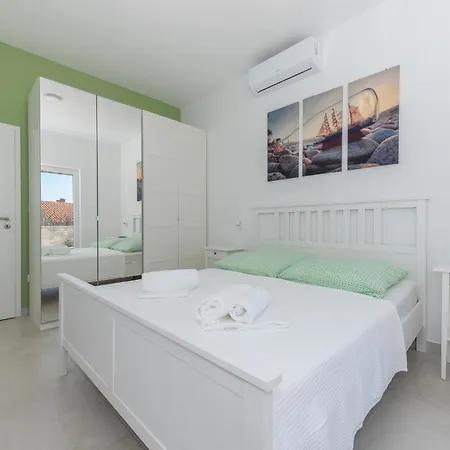 Feriehus Family Friendly House With A Swimming Pool - 25219 Makarska